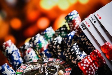 Table interface: Andar/Bahar buttons, stake input, and live chat. Andar Bahar table interface showing betting buttons and live chat