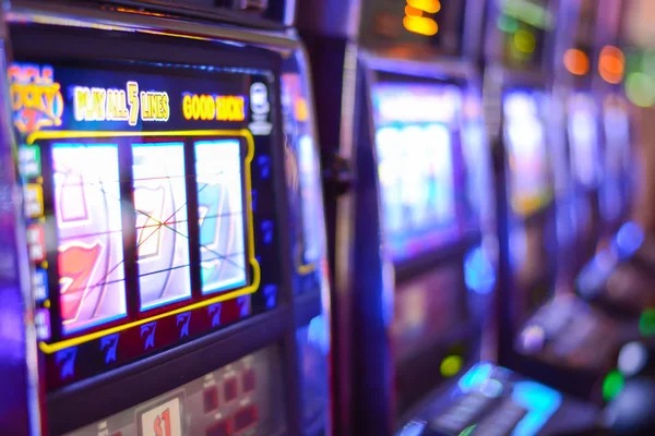 Live dealer table interface on akunbos slot