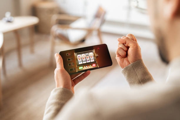 akunbos slot customer support team assisting players with live casino questions